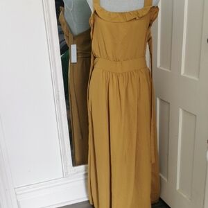 NWT Goodnight Macaroon high waisted Payton maxibohodress with ruffles Size M.